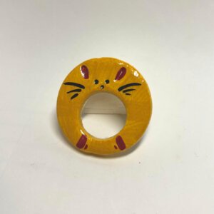 yellow cat brooch